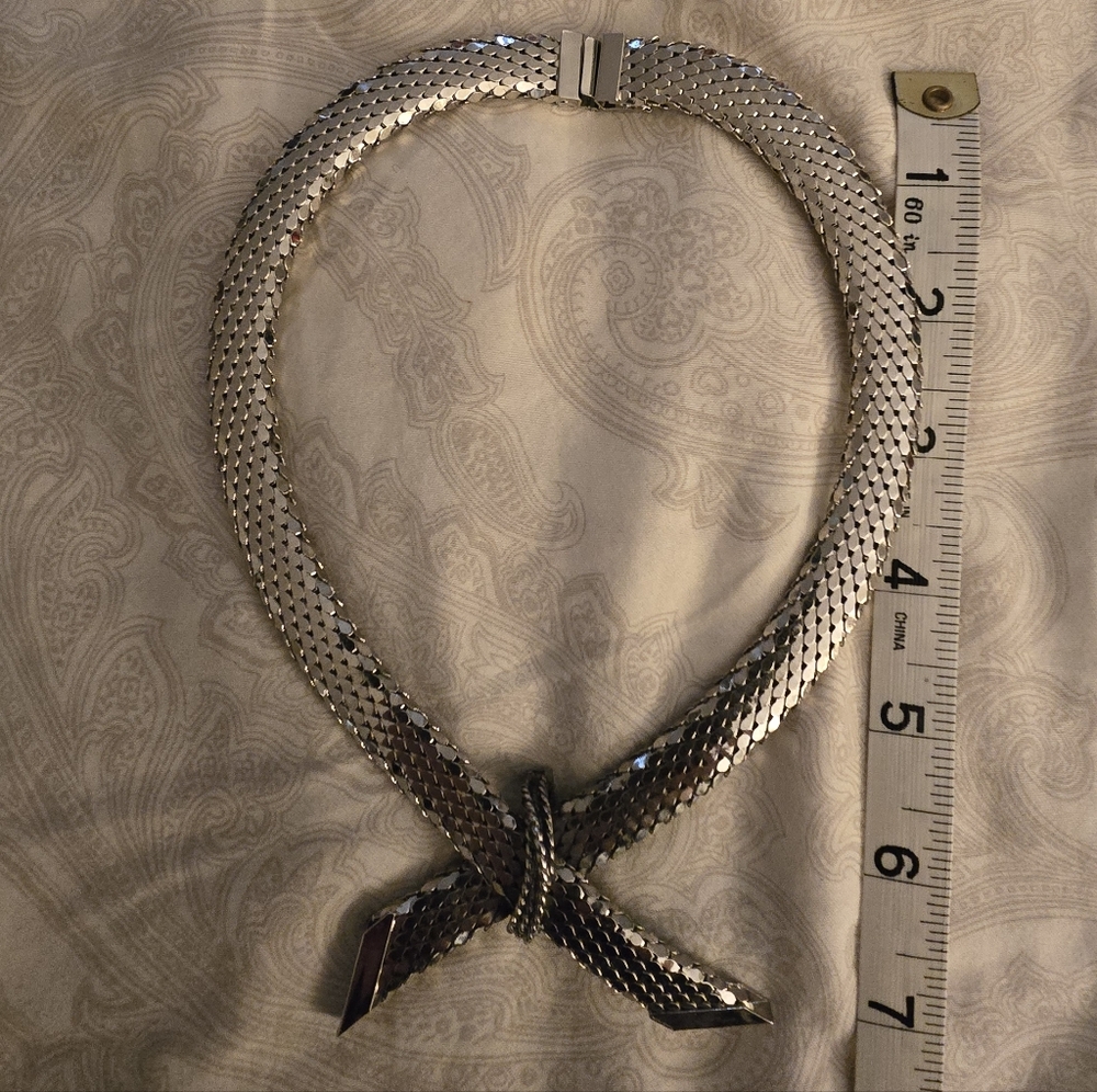 Elegant Silver Mesh Necklace